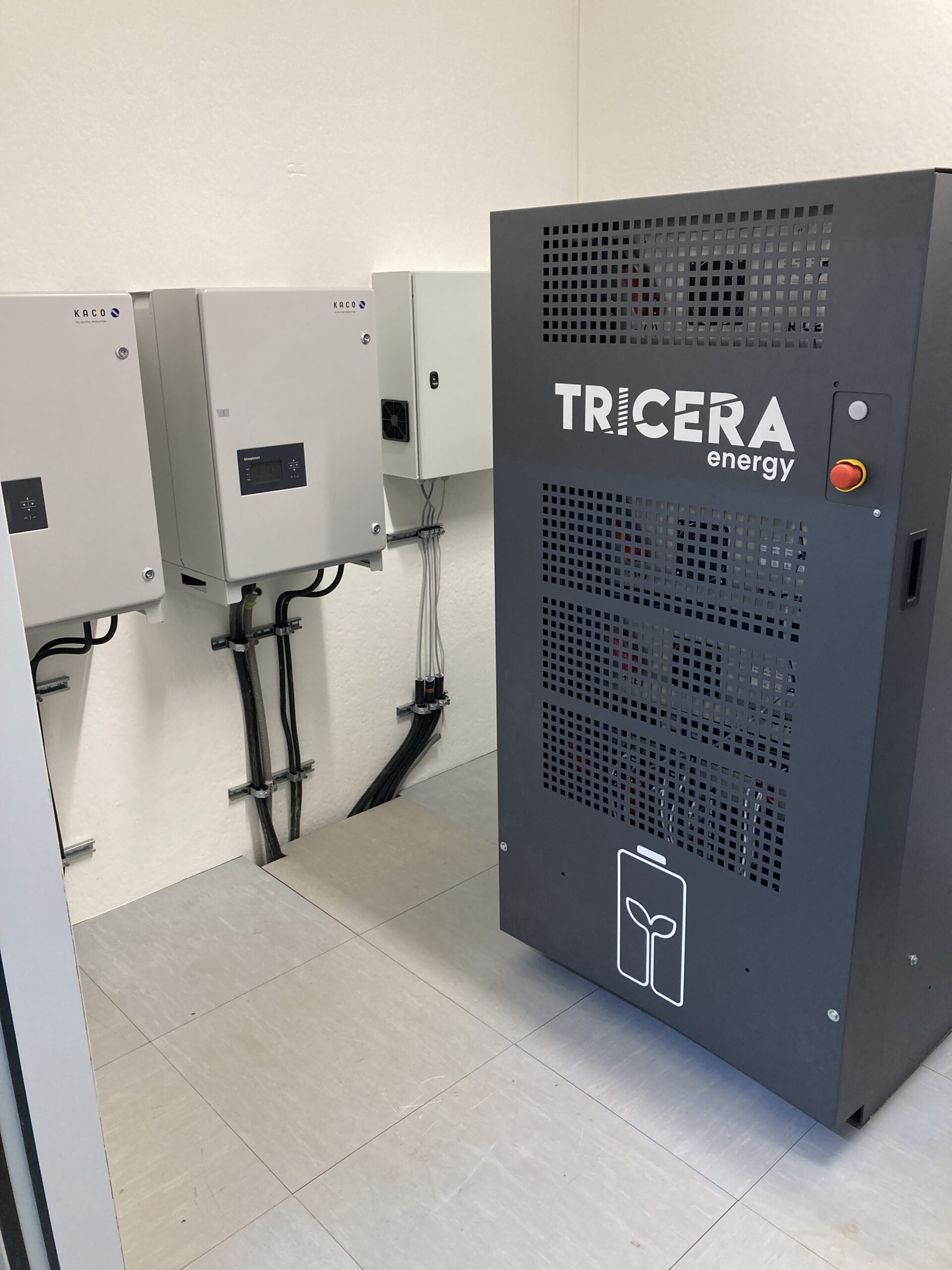 TRICERA-Batteriespeicher beim Kunden TOPREGAL
